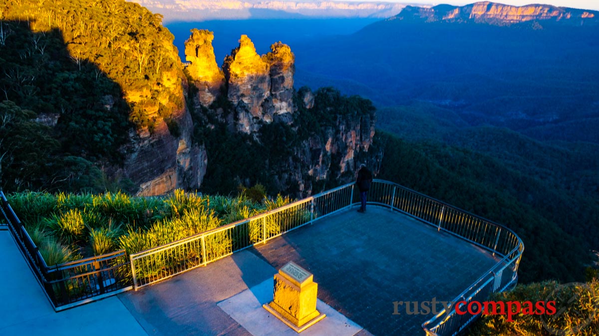 Come late when it's cold and you might get the place to yourself - Echo Point, Katoomba